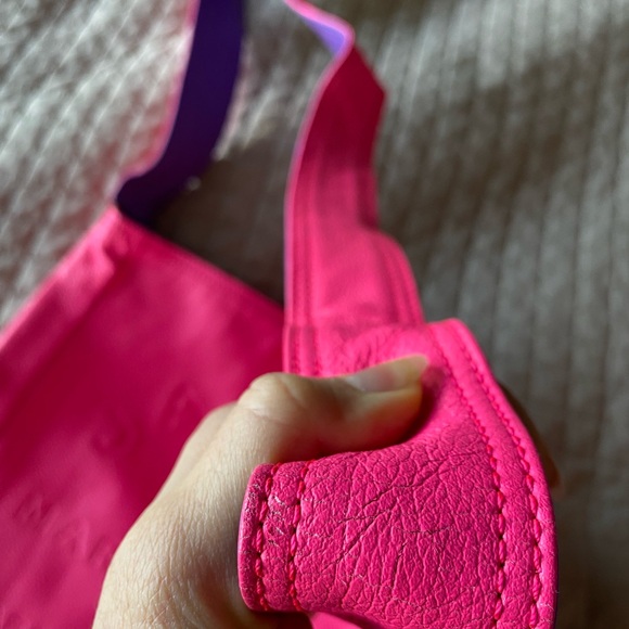 Rare Y2K Vintage Hot pink reversible Marc Jacobs cross body messenger bag